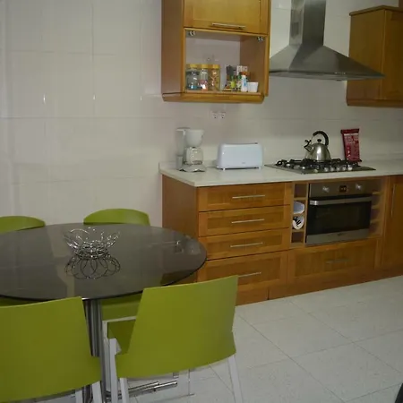 Spacious Apt. At Viana's Location 아파트 비아나도카스텔로