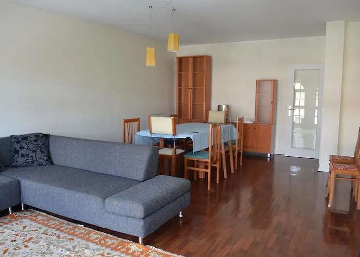 Spacious Apt. At Viana's Location