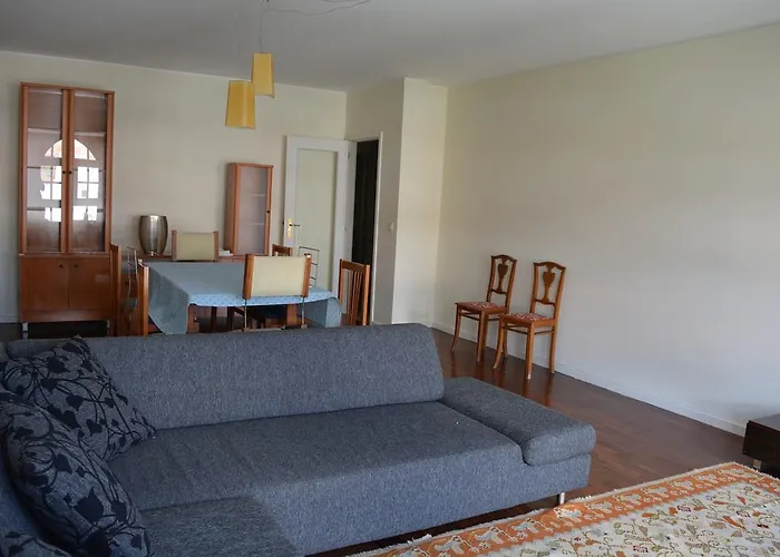 Spacious Apt. At Viana's Location