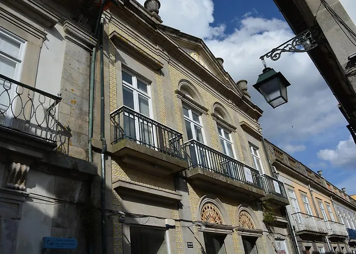 Spacious Apt. At Viana's Location