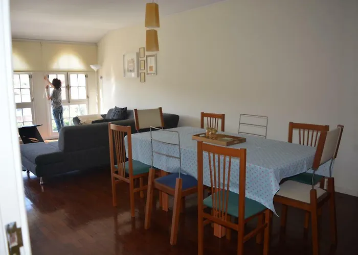 Spacious Apt. At Viana's Location